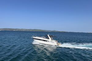 Bavaria S29 motor yacht Croatia