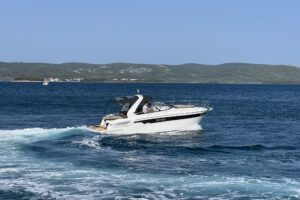 Bavaria S29 Palma – fuel-efficient motorboat with twin engines, perfect for beginners and day trips, available for rent with skipper training