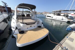 Bavaria S29 Palma – fuel-efficient motorboat with twin engines, perfect for beginners and day trips, available for rent with skipper training