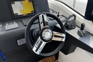 Steering with intuitive joystick control