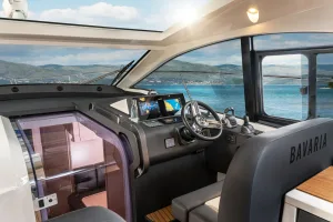 Bavaria SR41 helm station navigation controls